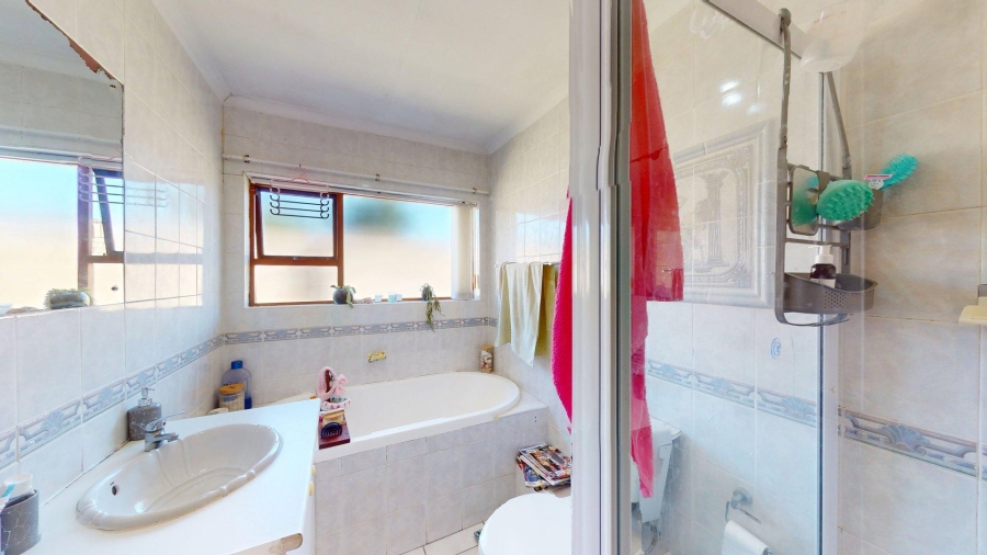 3 Bedroom Property for Sale in Summerstrand Eastern Cape